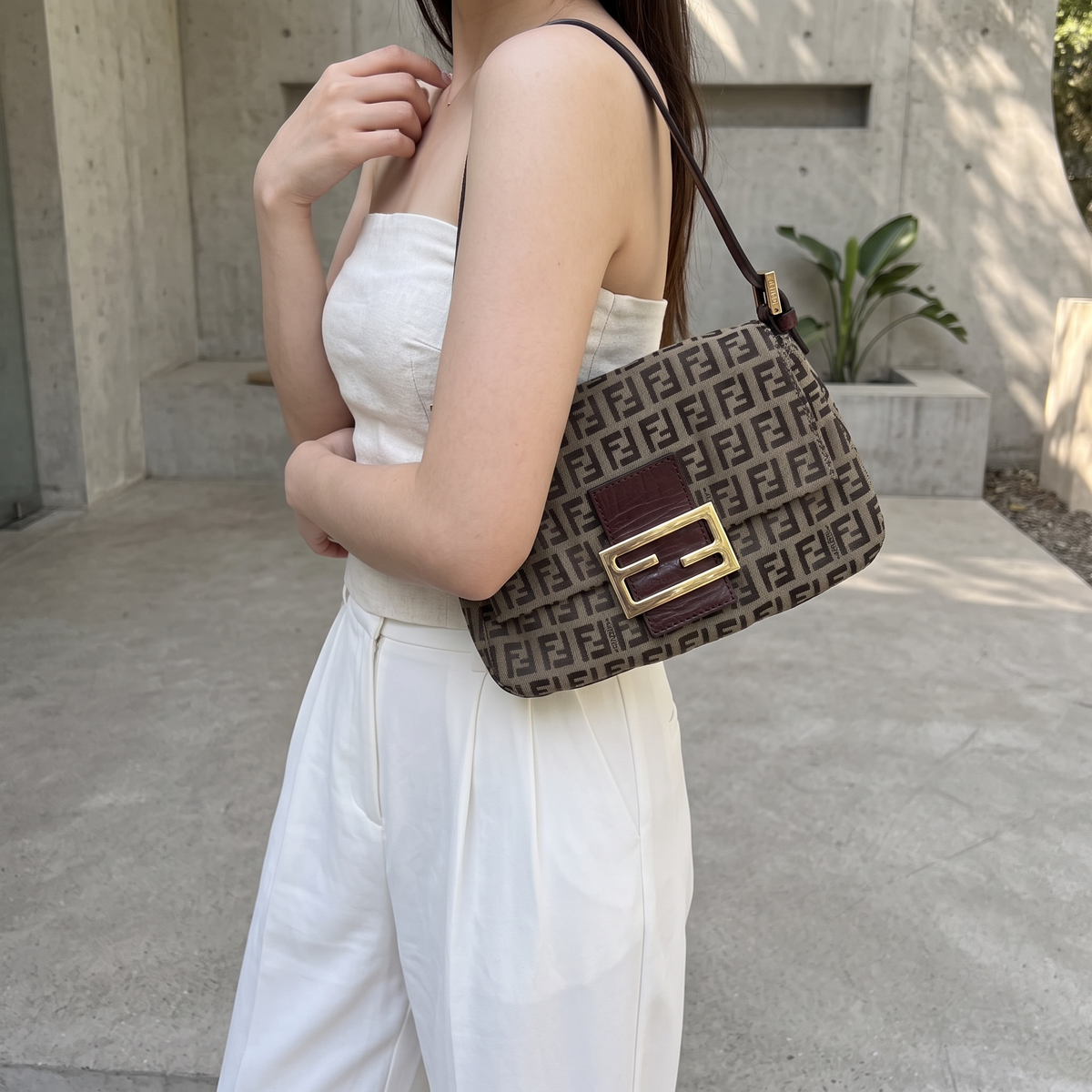Include Entrupy Certificate of Authenticity｜Good ( Rank AB)｜ FENDI Zucca Mamma Baguette Shoulder Bag Brown｜S26082402