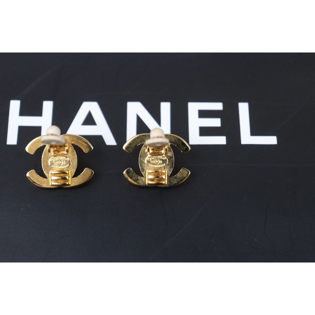 Rank A ｜CHANEL Vintage 18K Gold Plating Earrings  Made In 1995Year ｜24070514