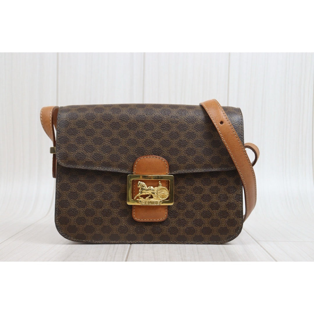 Include Entrupy Certificate of Authenticity｜Good ( Rank AB) ｜CELINE Macadam Canvas Horse Carriage Shoulder Bag｜26082009