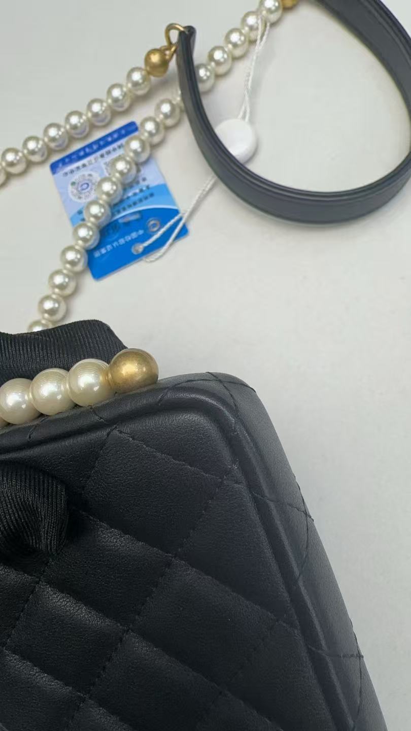 CHANEL Matelasse Chain Mini WOC