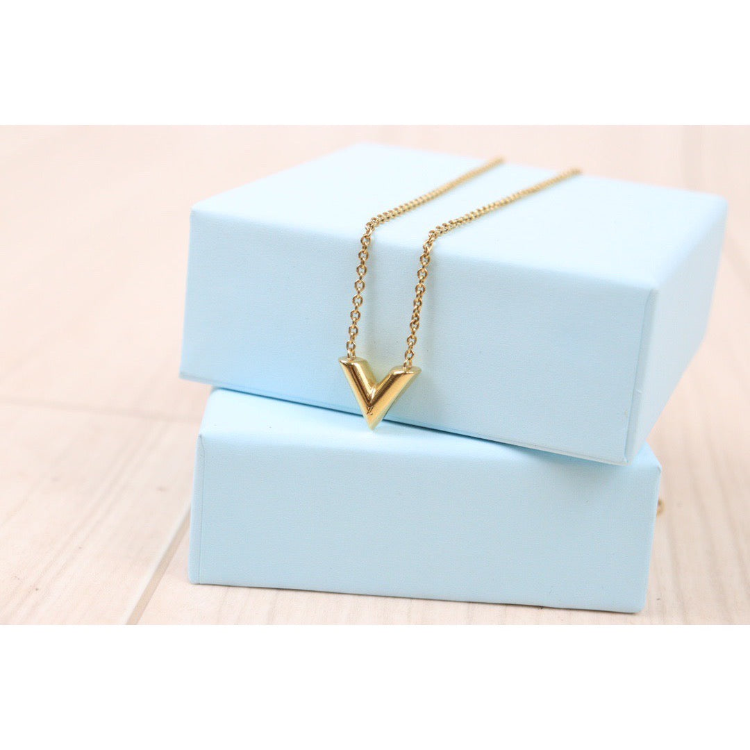 Rank A ｜ LV Collier Essential V Necklace ｜24042913