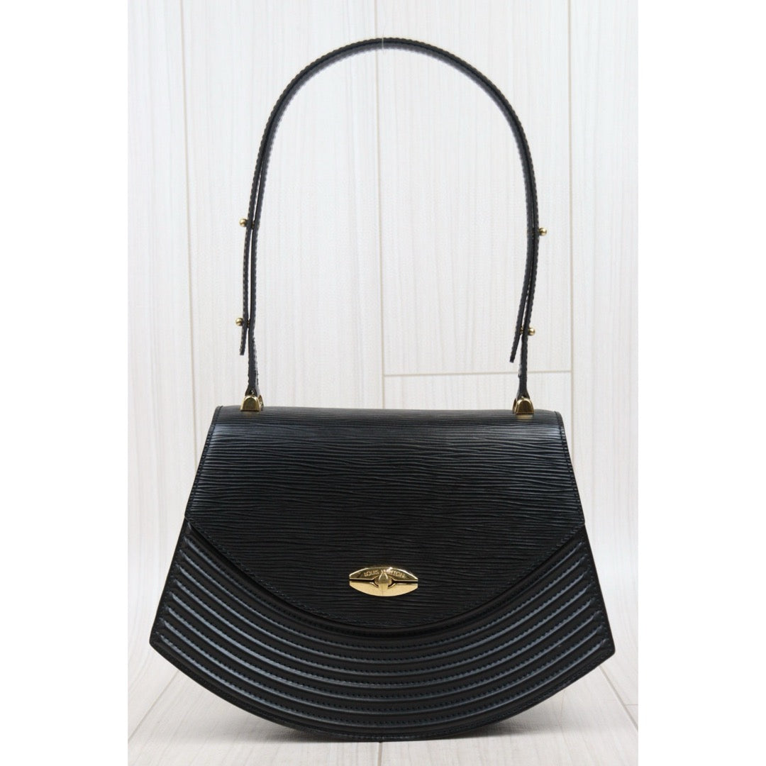 Very Good ( Rank A)｜LV  Epi Tilsitt Shoulder bag Black｜25020603