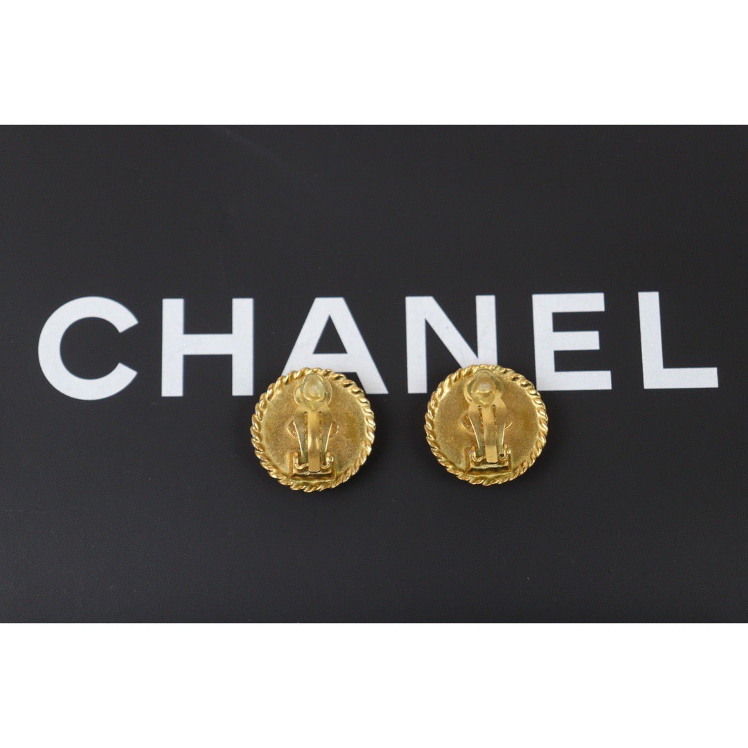 Rank AB｜CHANEL Vintage Earrings ｜24053022