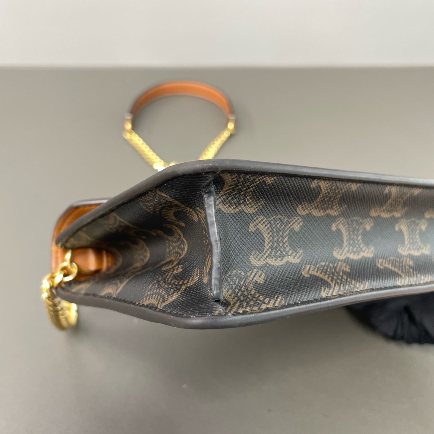 Include Entrupy Certificate of Authenticity｜Very Good ( Rank A) ｜ CELINE Macadam Triomphe Shoulder bag