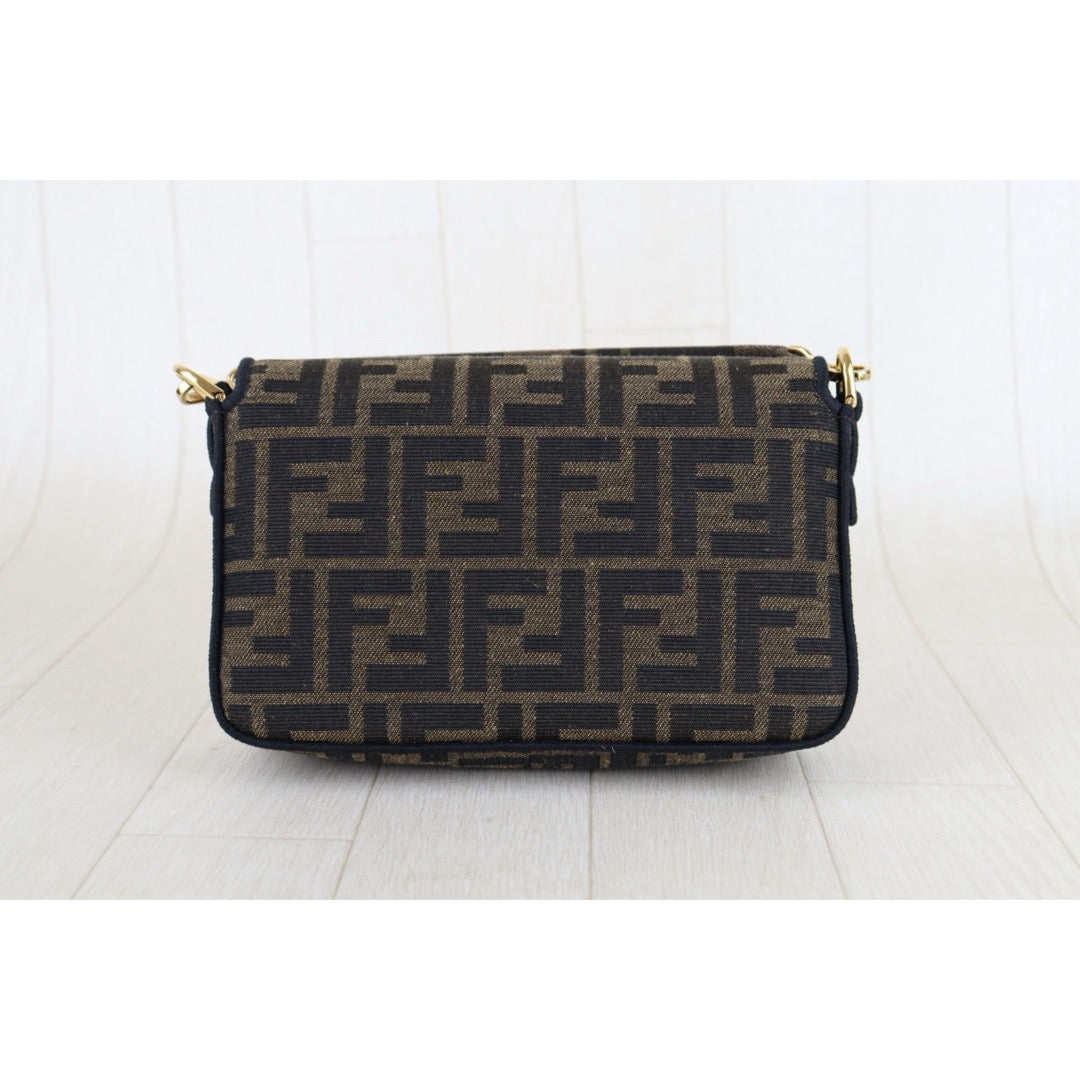 Excellent（Rank SA）｜FENDI Zucca Mamma Baguette Chain Shoulder Bag  Gold Hardware Current Model PM｜S26022617