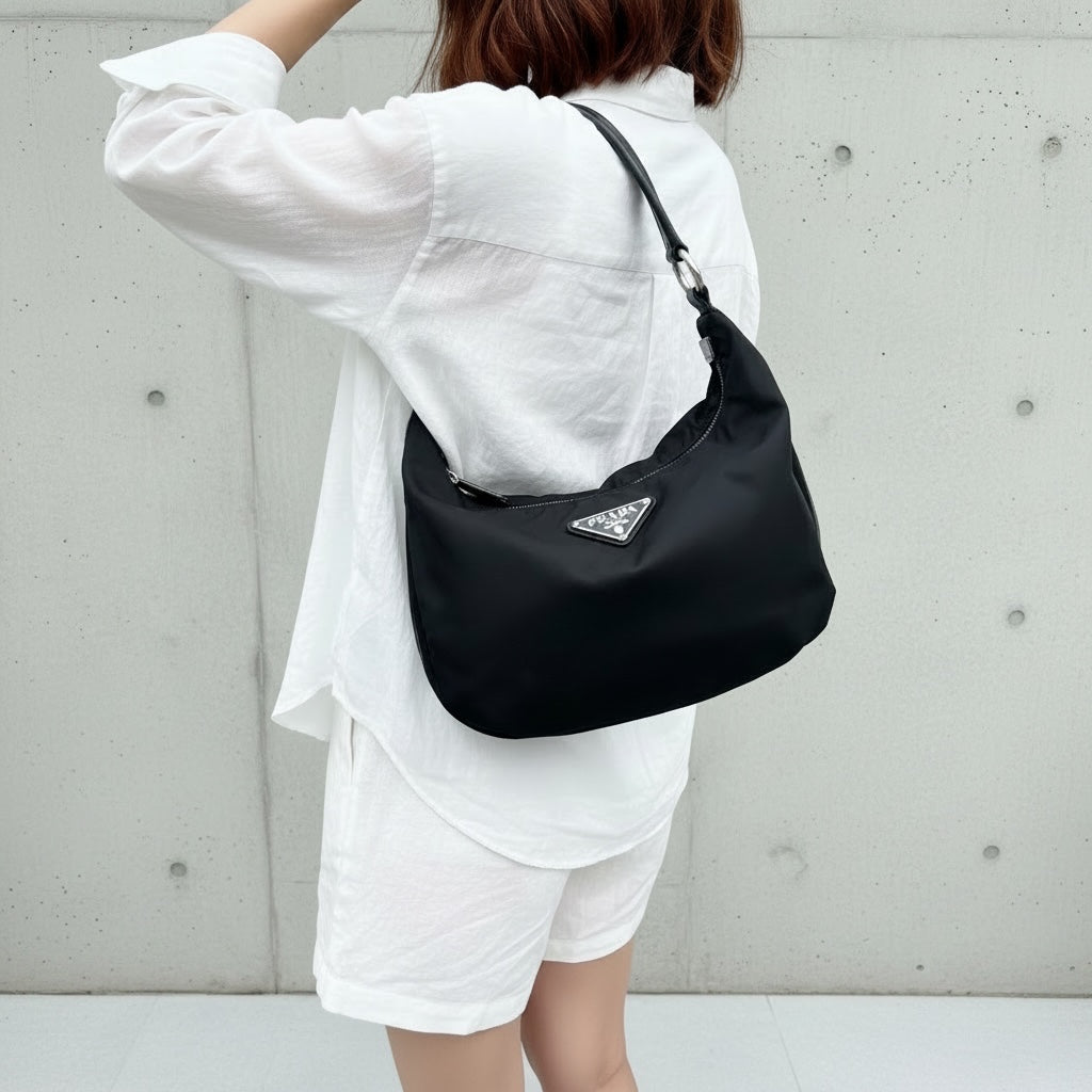 Include Entrupy Certificate of Authenticity｜Good ( Rank AB) ｜Prada  Nylon Black Large Hobo   ｜26070311