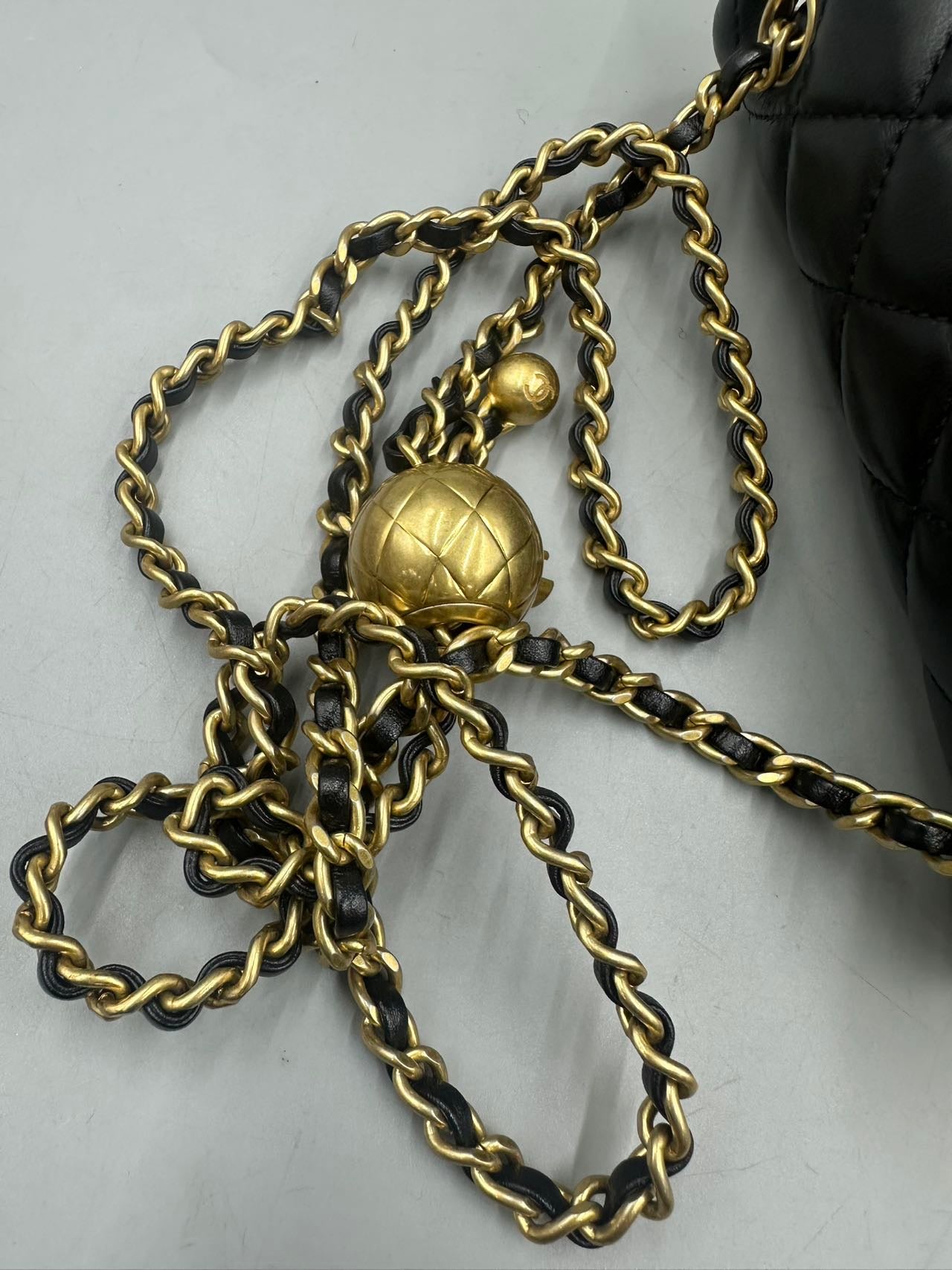 Include Entrupy Certificate of Authenticity｜Very Good ( Rank A)｜ CHANEL Lanbskin Square Shoulder Bag Black