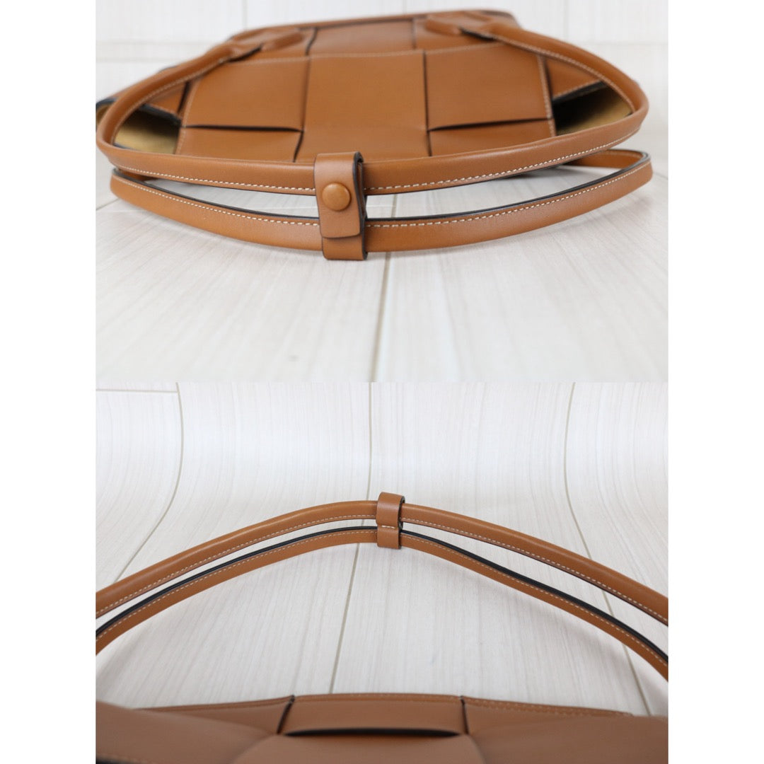 Include Entrupy Certificate of Authenticity｜Very Good ( Rank A)｜ Bottega Veneta Calf Leather Arcoe33  HandBag Caramel｜S26011708