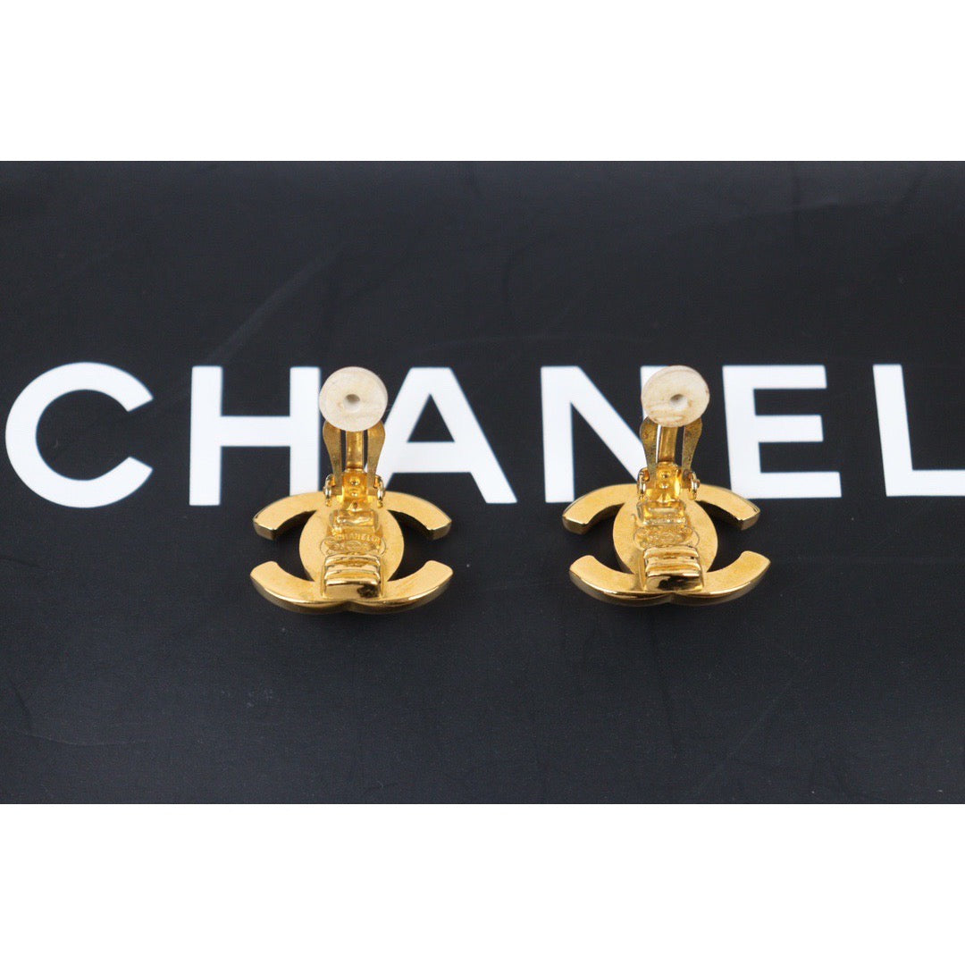 Rank A ｜CHANEL Vintage 18K Gold Plating Earrings  Made In 1995Year ｜24070514