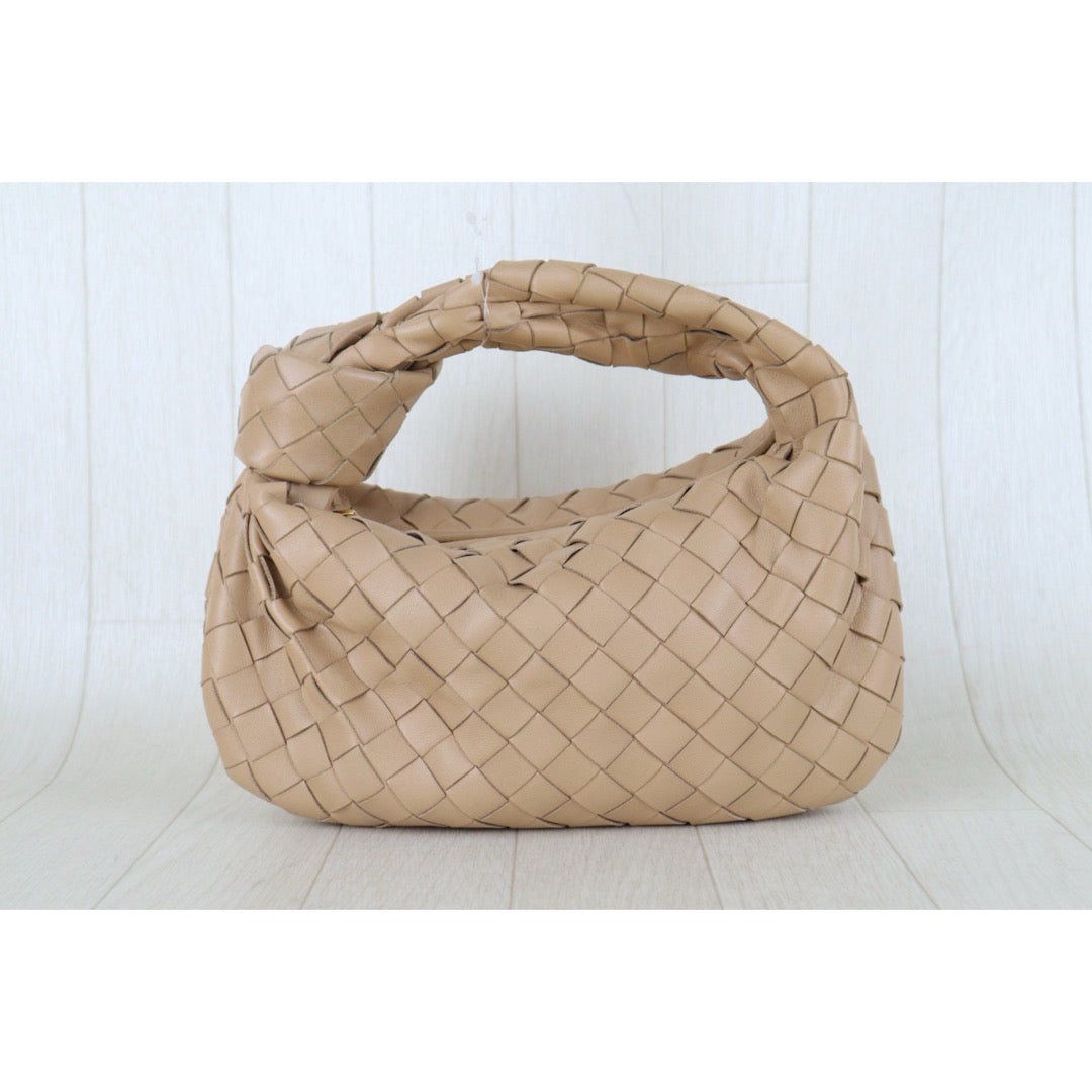 Include Entrupy Certificate of Authenticity｜Very Good ( Rank A)｜ Bottega Veneta Lamb Skin Mini Jodie Hand Bag Beige｜S26083013