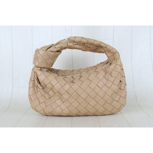 Include Entrupy Certificate of Authenticity｜Very Good ( Rank A)｜ Bottega Veneta Lamb Skin Mini Jodie Hand Bag Beige｜S26083013