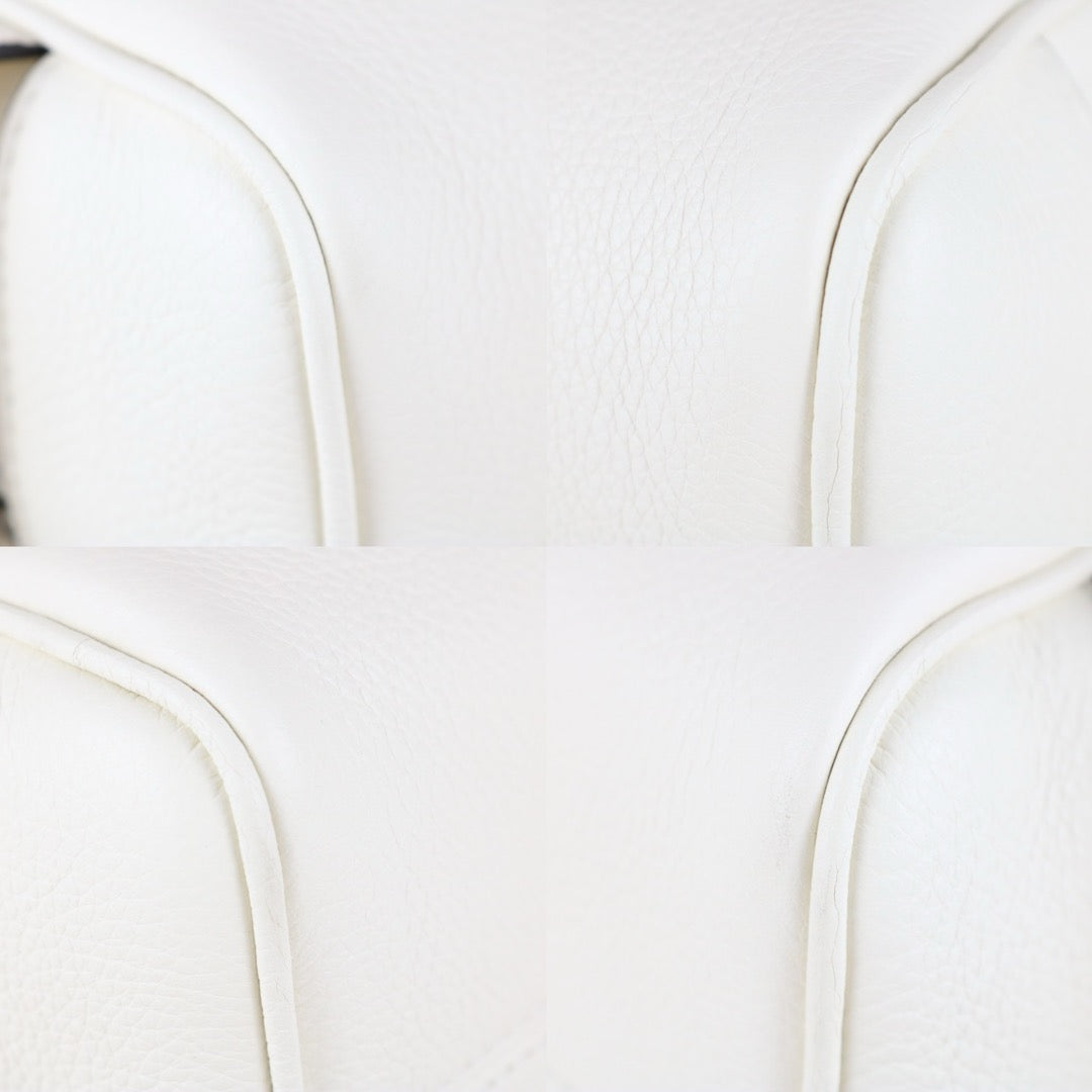 Excellent（Rank SA）｜ FENDI Calf Leather dopp kit Make-up bag With Passport Cover White｜X25081507