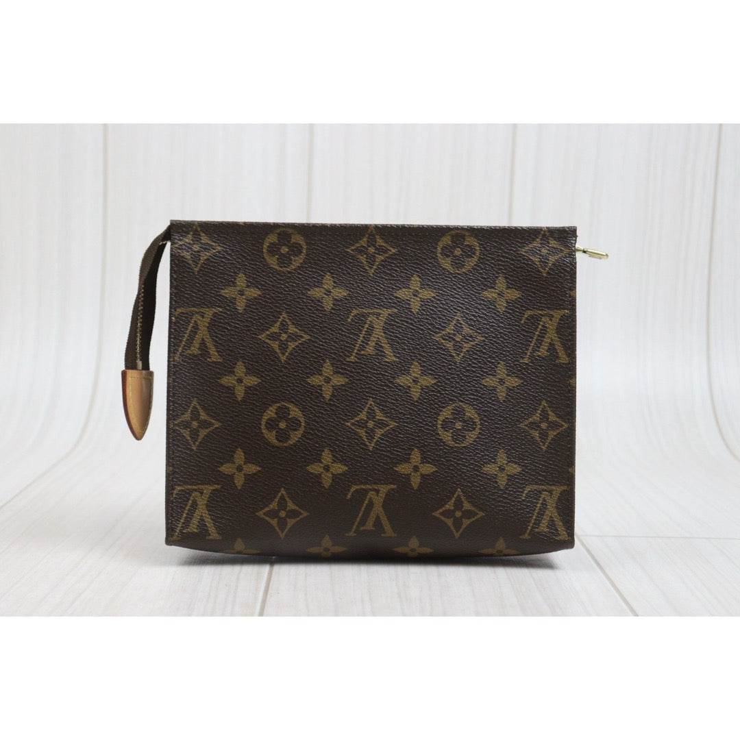 Include Entrupy Certificate of Authenticity｜Very Good ( Rank A) ｜Louis Vuitton Monogram Pochette Toilette 19｜26102305