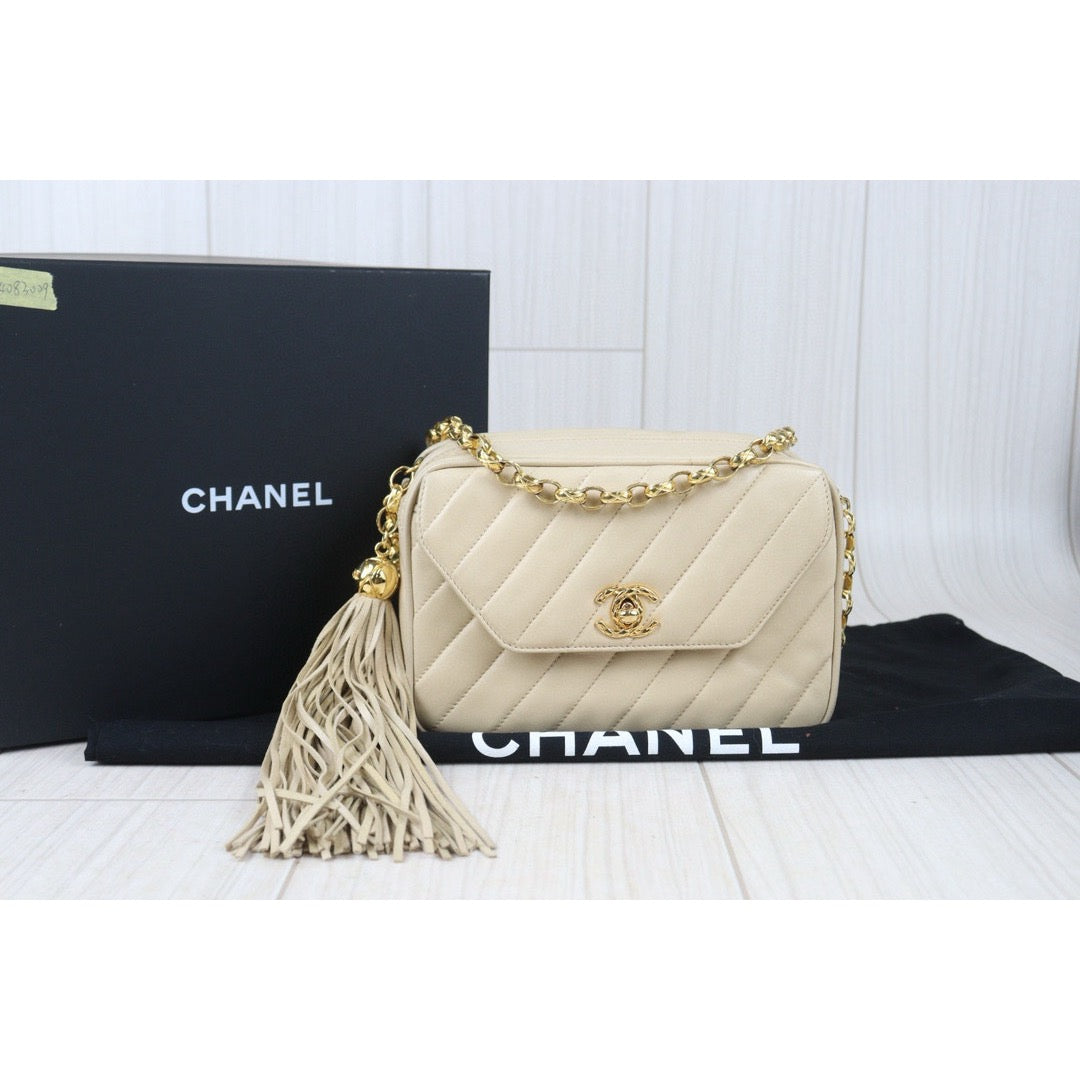 Good ( Rank AB)｜ CHANEL Matrasse Chain Camera Bag  Pearl White Shoulder Bag Made In 1991～1994Year ｜P24083009