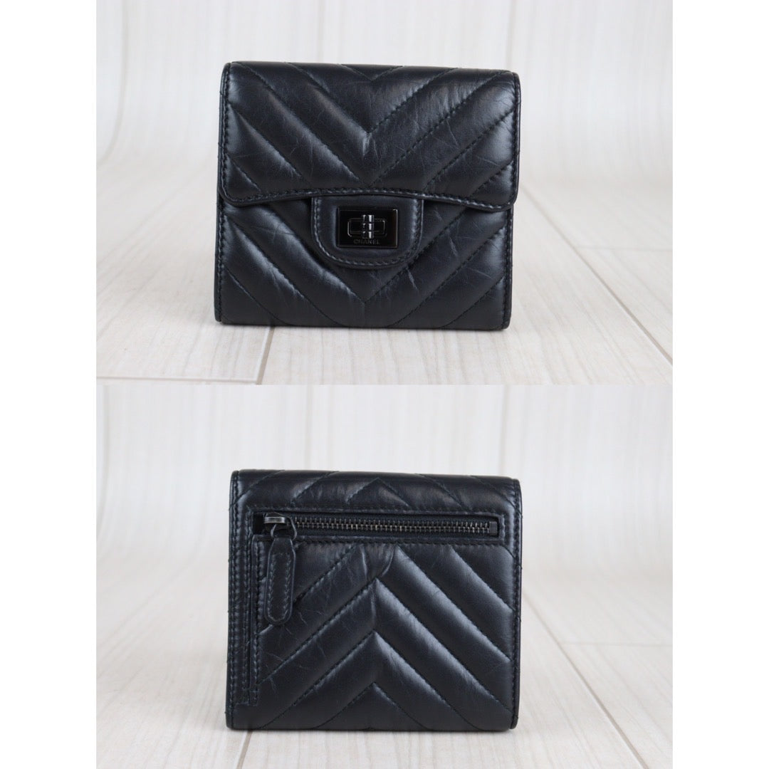 Rank A ｜Chanel 2.55 Leather Trifold Wallet Black｜V23080103 – BRAND GET