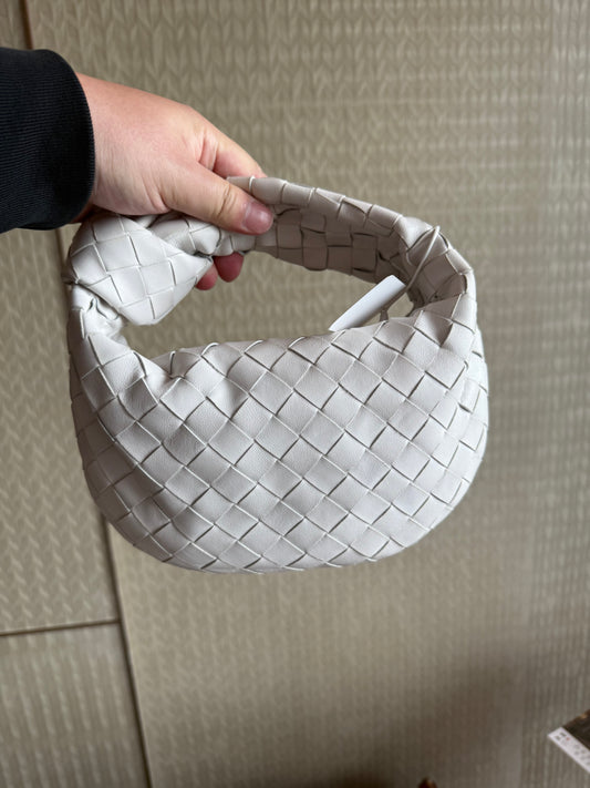 Very Good ( Rank A)｜ Bottega Veneta Lamb Skin Mini Jodie Hand Bag