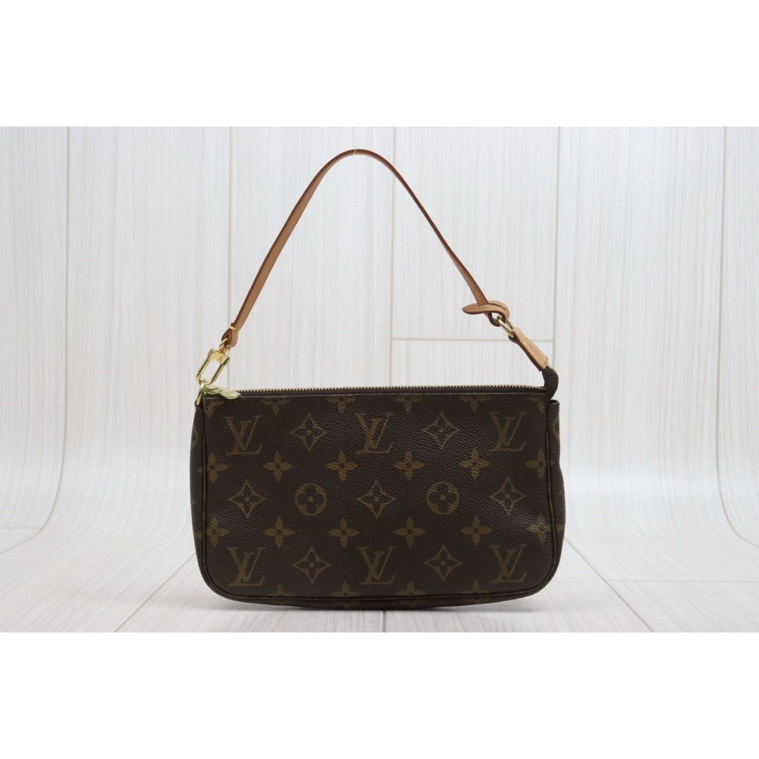 Very Good ( Rank A)｜LV Monogram Pochette Accessoires ｜26021902
