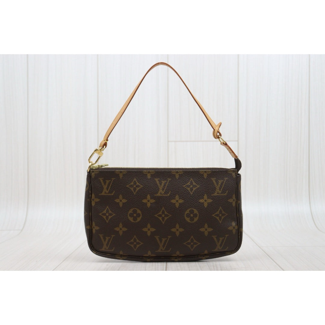 Very Good ( Rank A)｜LV Monogram Pochette Accessoires ｜25080707