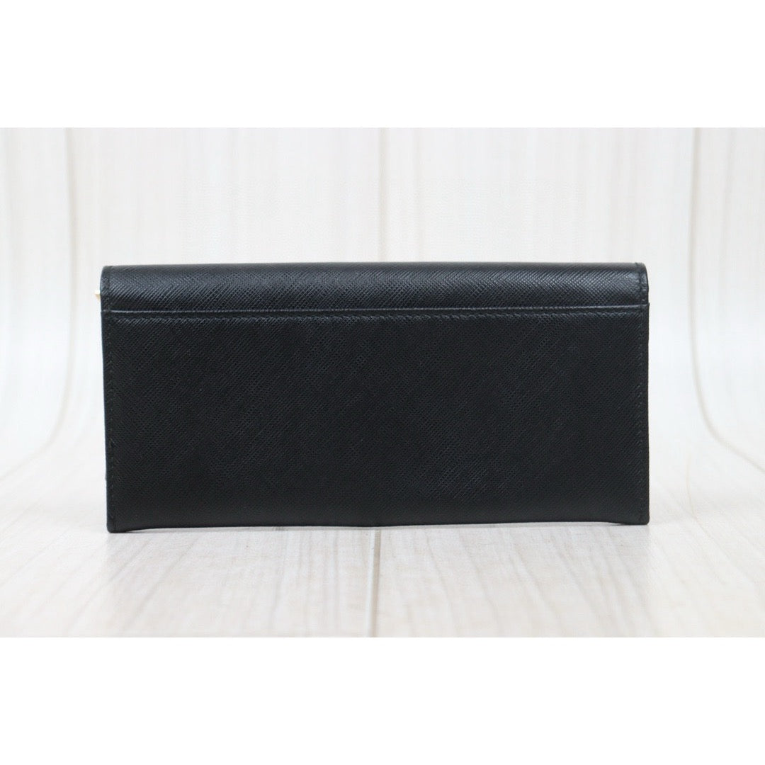 Good ( Rank AB) ｜Ferragamo Leather Calf Black Long Wallet｜S24111207