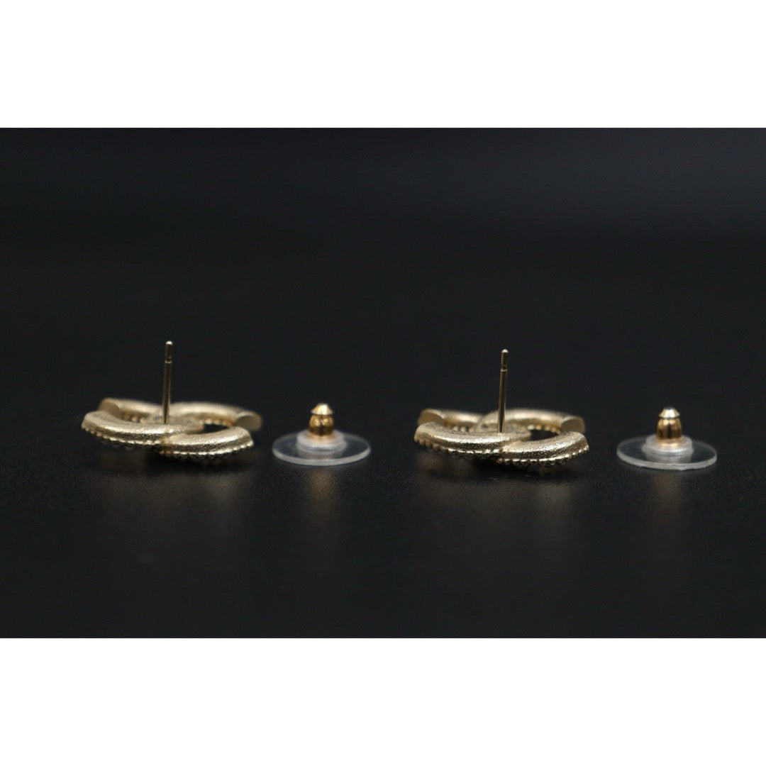 Include Authentic Detective Certificate of Authenticity｜Very Good ( Rank A) ｜CHANEL C16V COCO Mark Pearl Earrings Made In 2016Year｜S26031014