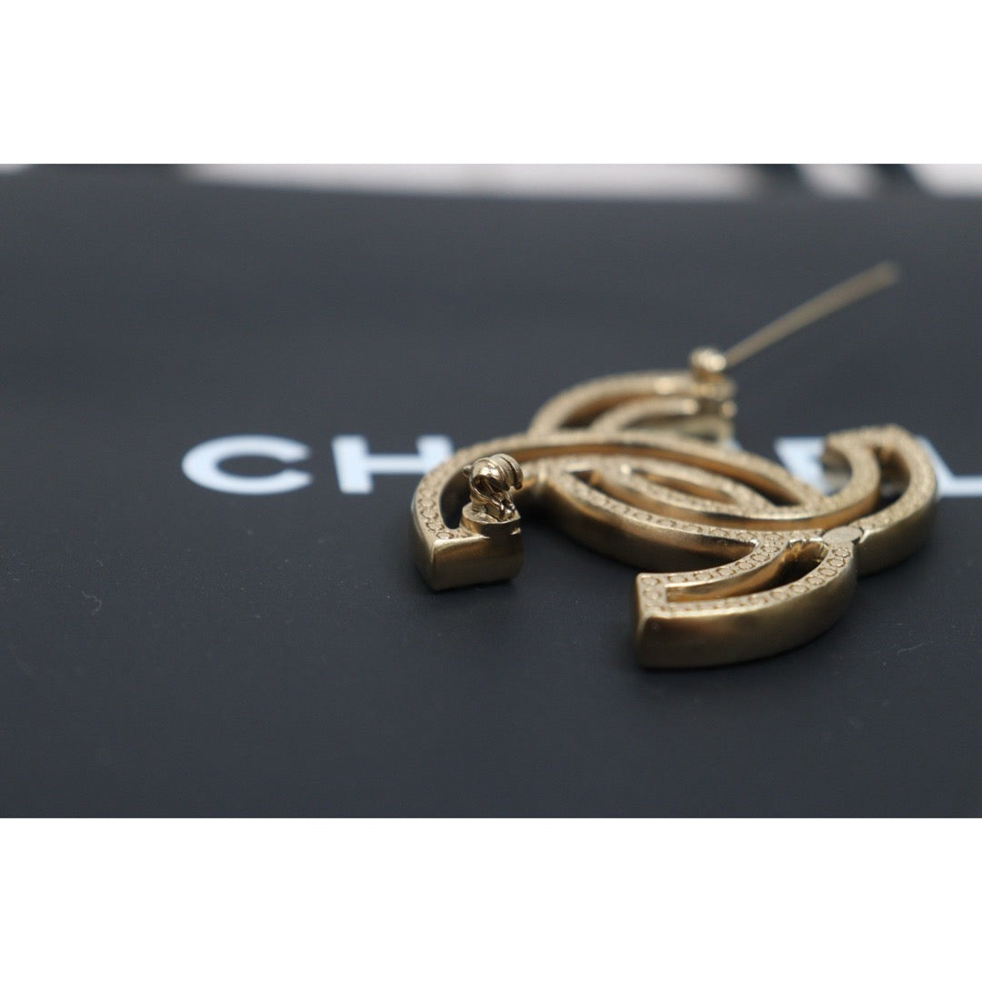 Include Authentic Detective Certificate of Authenticity｜Very Good ( Rank A)｜ CHANEL A17V Coco Mark Rhinestone Brooch Made in 2017 Year｜26070702