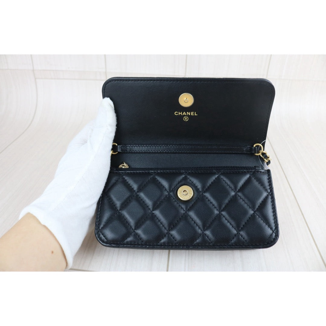 Include Entrupy Certificate of Authenticity｜Excellent（Rank SA）｜ CHANEL Matelasse Chain 23C Calfskin WOC Black IC Chips Model｜S26070902