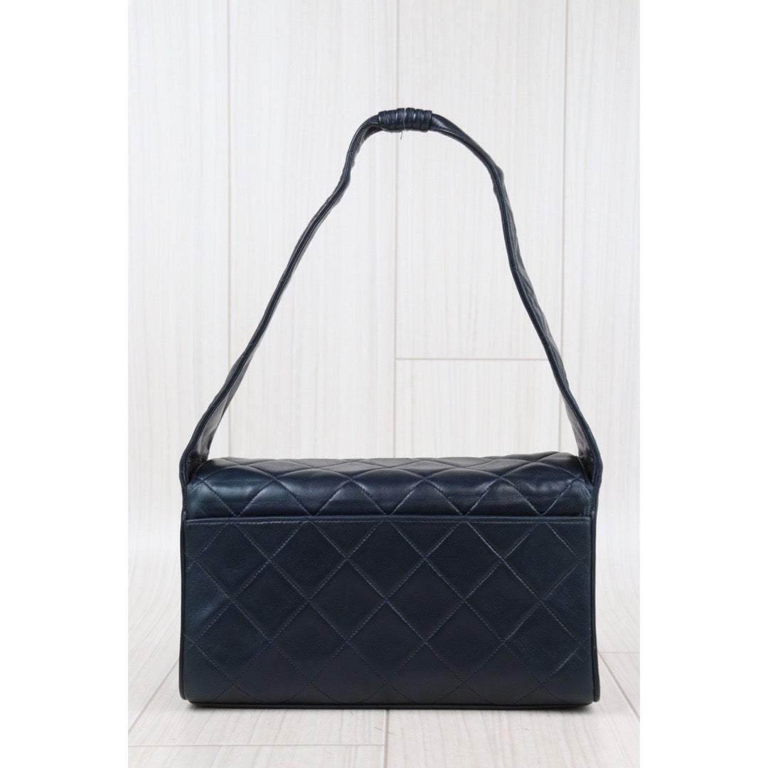 Rank AB｜ CHANEL Matrasse Lamb Skin Shoulder Bag Navy ｜V24031225