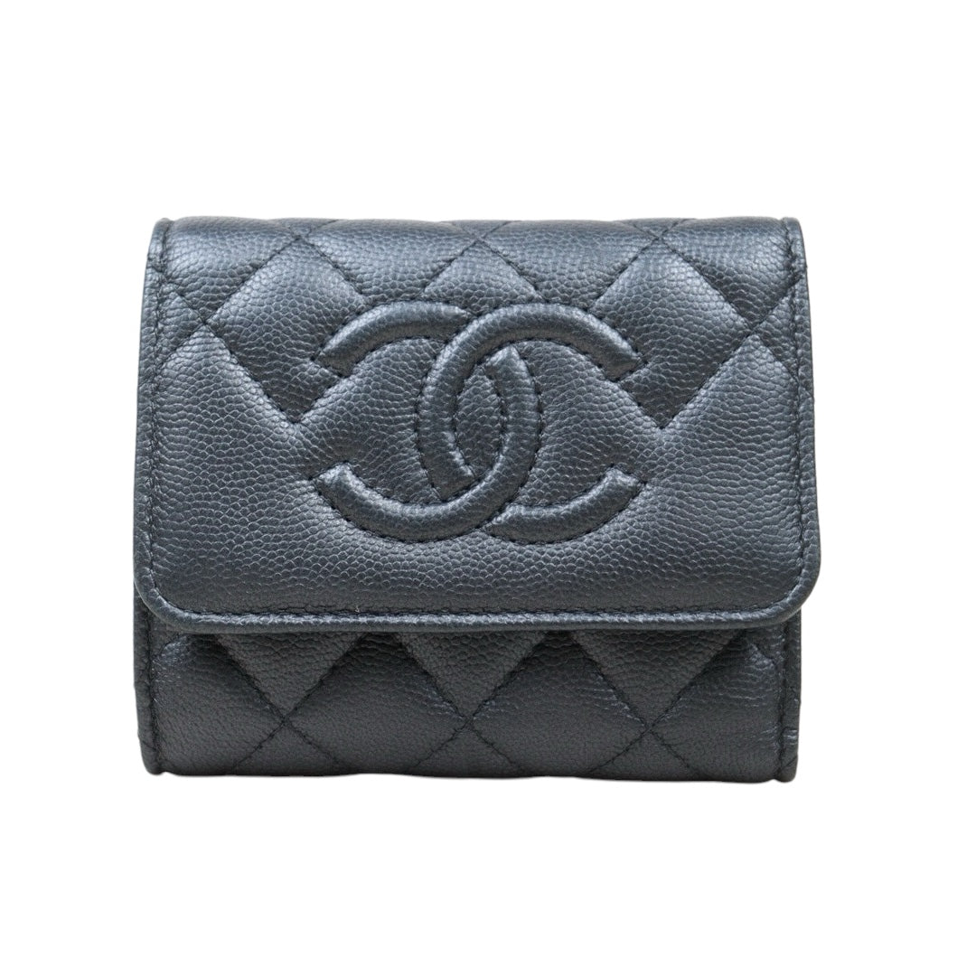 Very Good ( Rank A) ｜CHANEL Caviar Skin Leather Calf Leather  Wallet Grey Made In 2017-2018 Year｜24121917