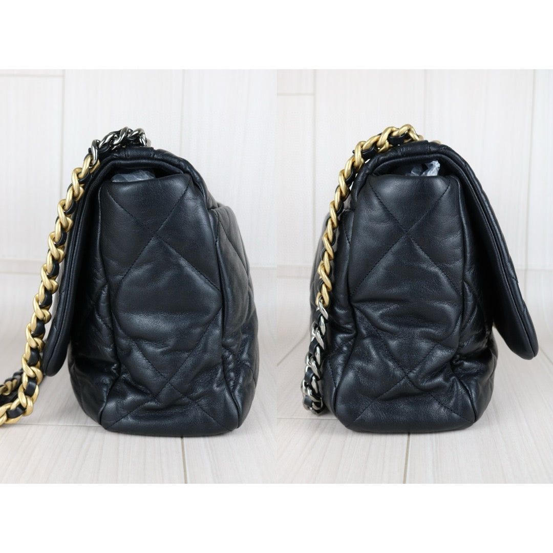 Very Good ( Rank A) ｜ CHANEL Lamb Skin Chain Single Flap 19 Maxi Shoulder Bag Black Made in 2020-2021Year｜ B25012203