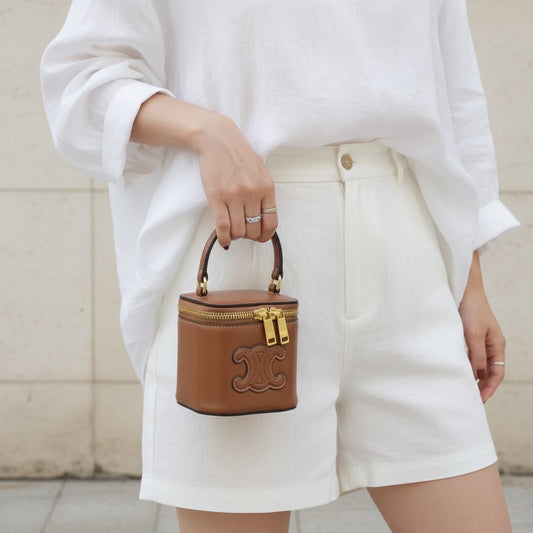 Include Entrupy Certificate of Authenticity｜Very Good ( Rank A)｜ CELINE Box Triomphe Calf Leather Mini Handbag Shoulder Bag Caramel  ｜S26061201