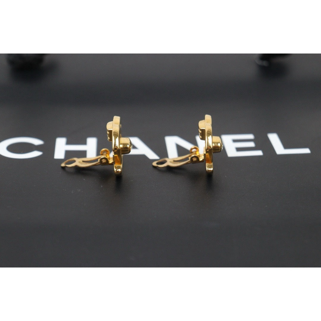 Very Good ( Rank A) ｜CHANEL Vintage 18K Gold Plating Earrings  Made In 1995Year ｜24111419