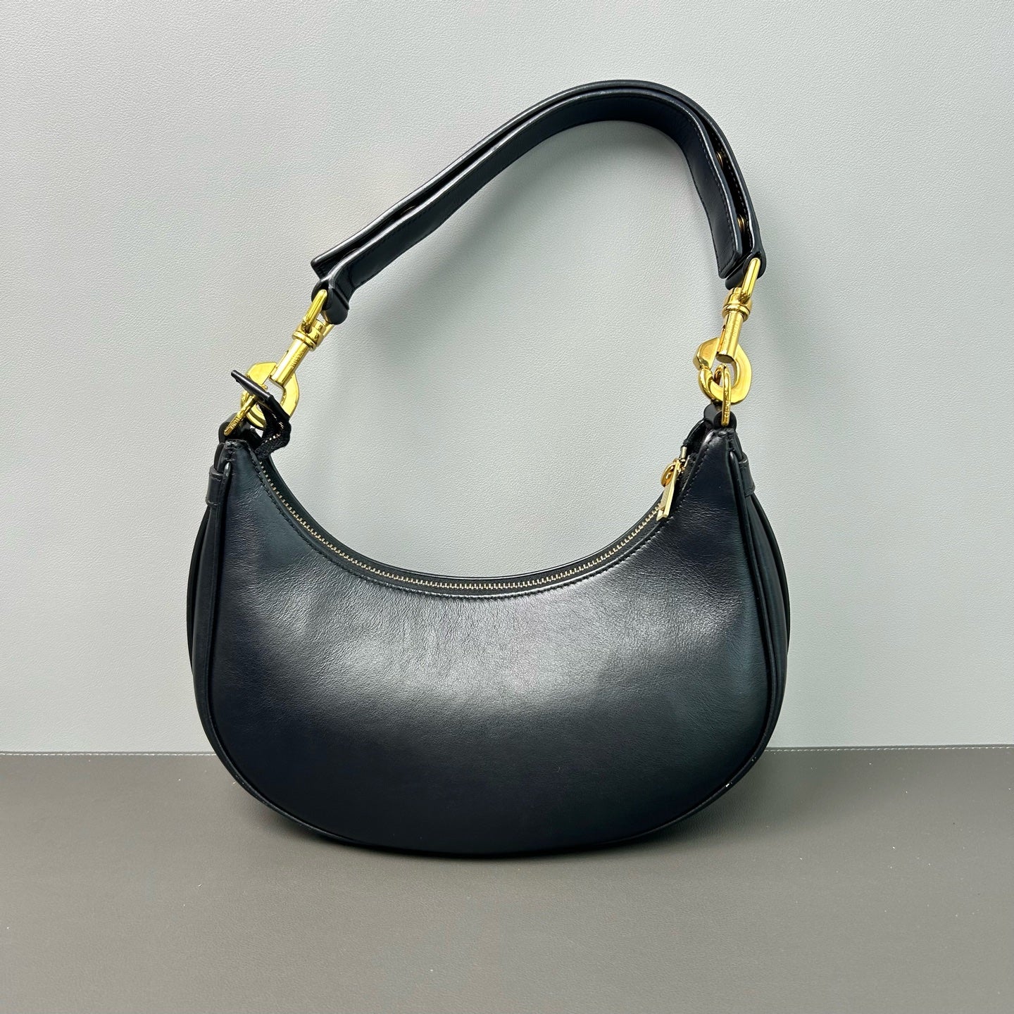 Very Good ( Rank A) ｜ CELINE AVA Calf Shoulder Bag