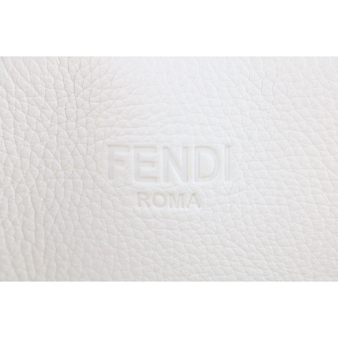 Excellent（Rank SA）｜ FENDI Calf Leather dopp kit Make-up bag With Passport Cover White｜X25081507