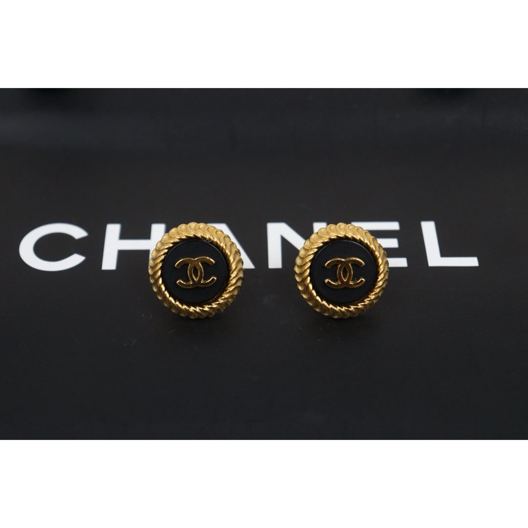 Very Good ( Rank A) ｜CHANEL Coco Mark Round Earrings Made In 1995Year ｜25081203