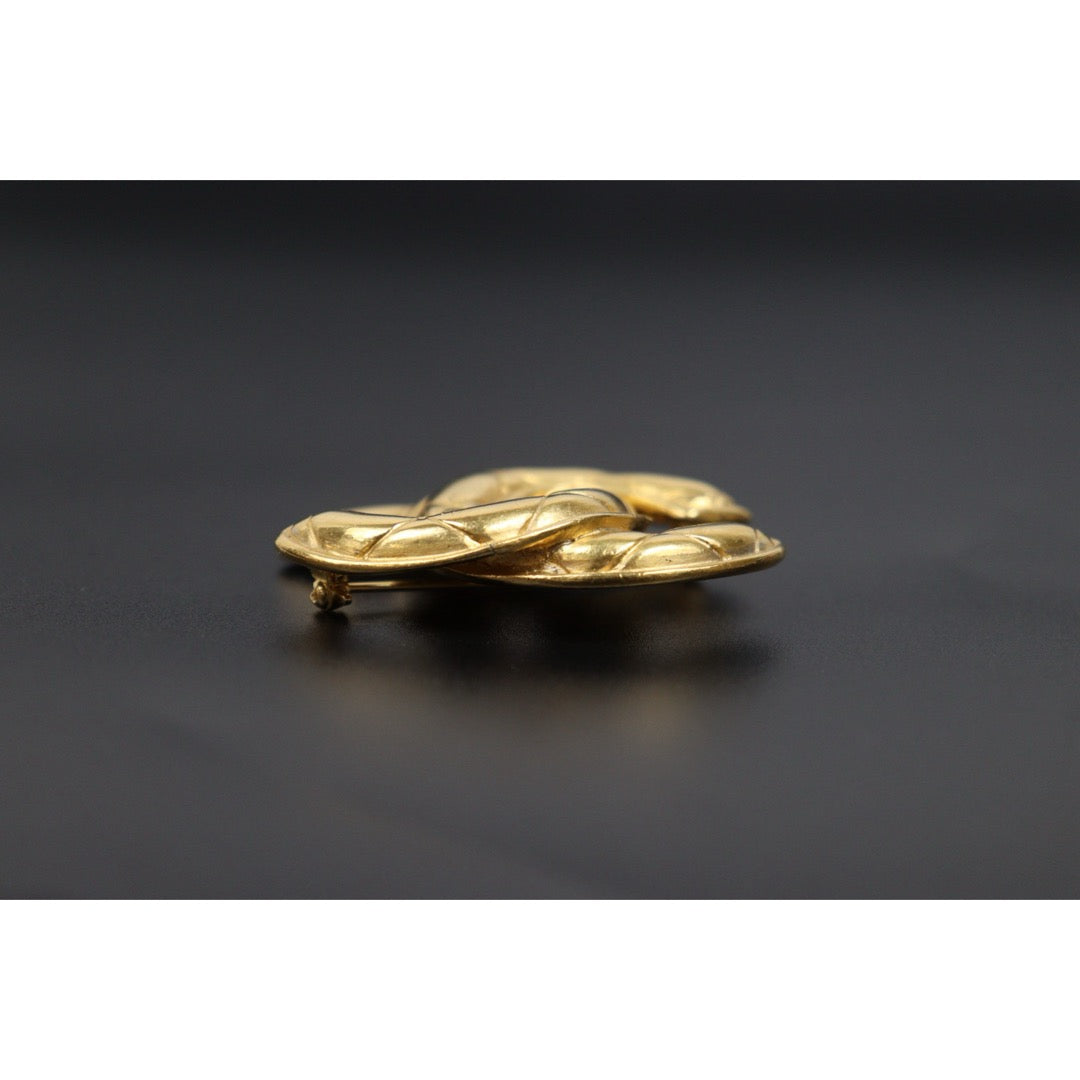 Include Authentic Detective Certificate of Authenticity｜Very Good ( Rank A)｜ CHANEL Vintage Coco Mark 24K Golden Brooch ｜Y26040605