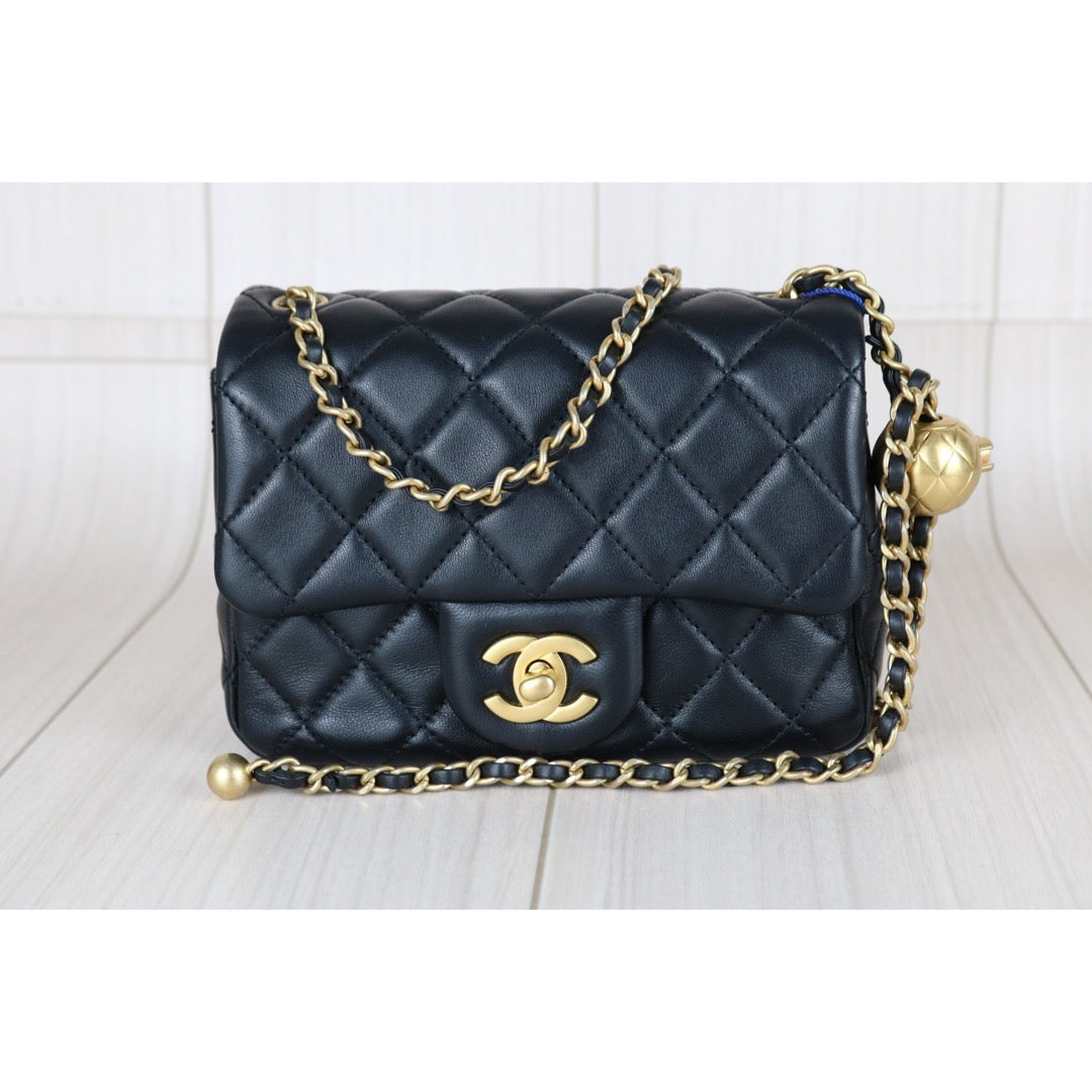 Very Good ( Rank A)｜ CHANEL  Matrasse Chain Lamb Skin 17 Flap Shoulder Bag Black IC Chips Model ｜W25110607