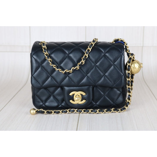 Very Good ( Rank A)｜ CHANEL  Matrasse Chain Lamb Skin 17 Flap Shoulder Bag Black IC Chips Model ｜W25110607