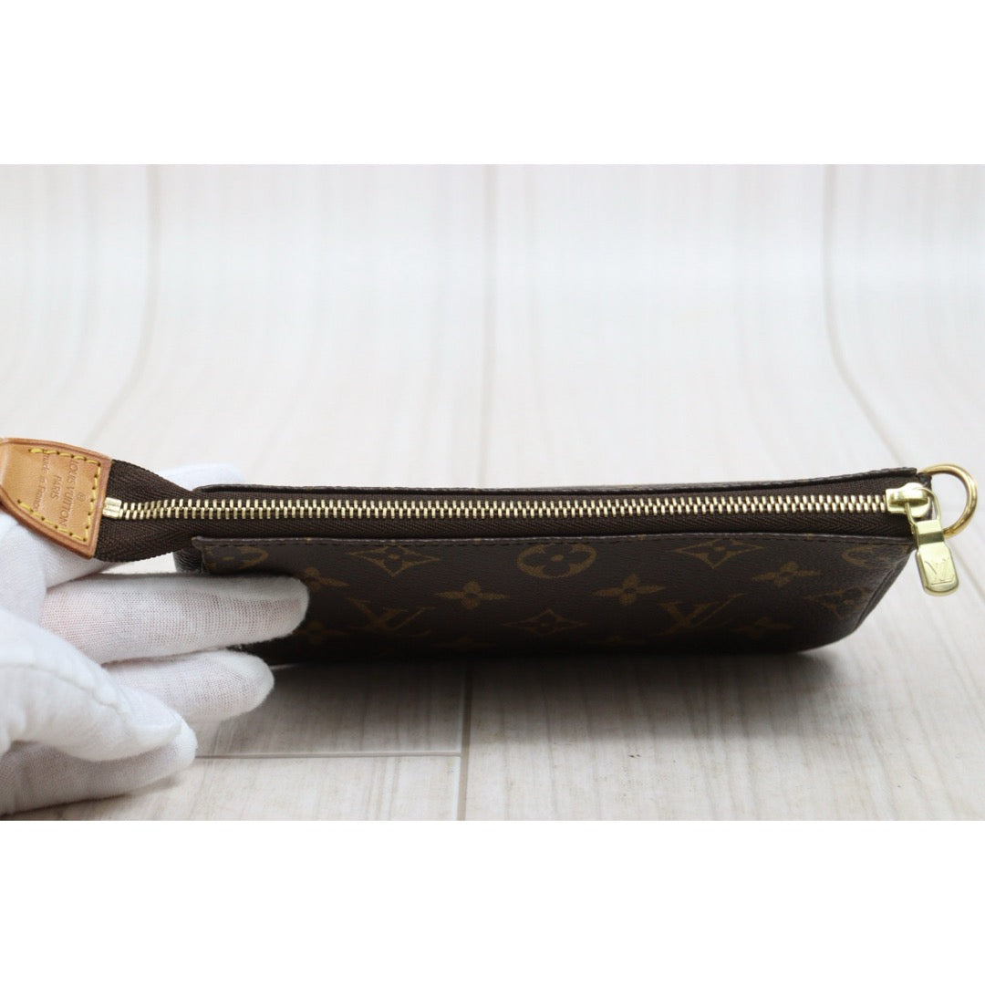 Include Entrupy Certificate of Authenticity｜Very Good ( Rank A) ｜Louis Vuitton Monogram Pochette Accessoire MM｜26040704