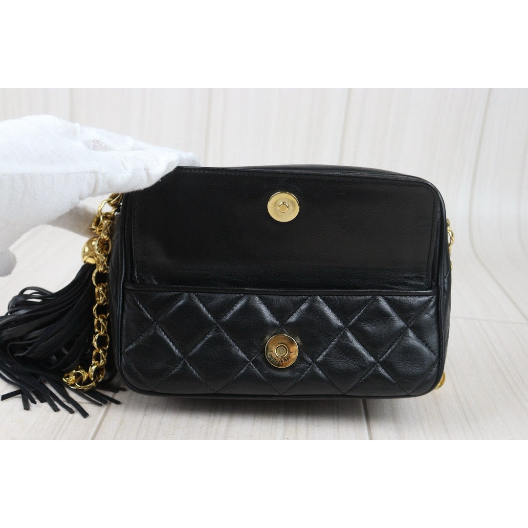 Very Good ( Rank A)｜ CHANEL Matrasse Chain Camera Bag 18 Shoulder Bag Black  Made in 1994-1996Year ｜P24083006