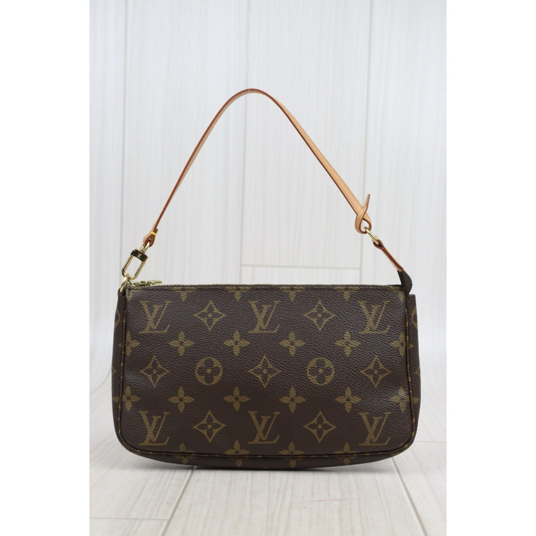 Very Good ( Rank A)｜LV Monogram Pochette Accessoires ｜25092603