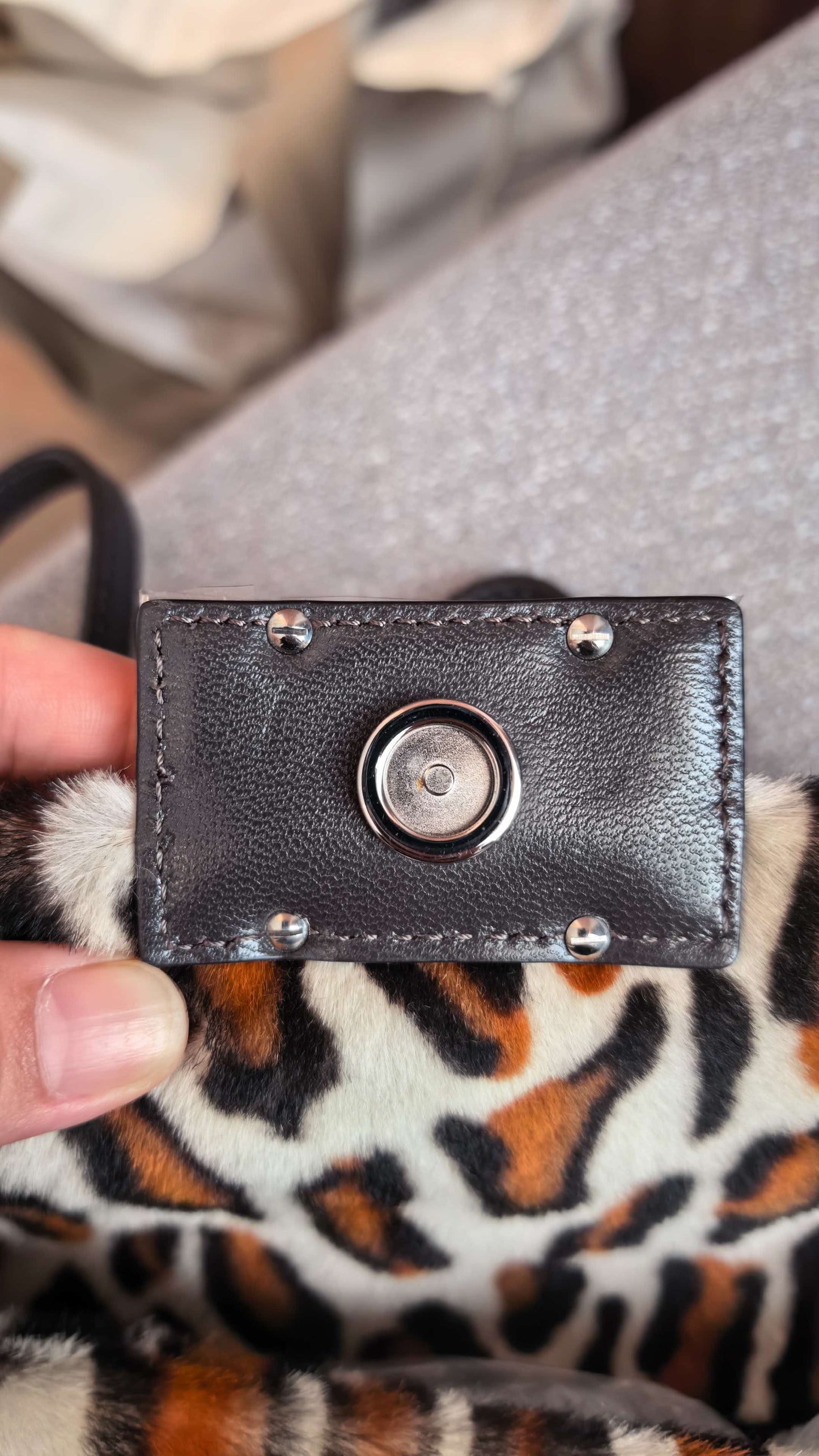 Include Entrupy Certificate of Authenticity｜Very Good ( Rank A)｜ FENDI Mamma Baguette Shoulder Bag