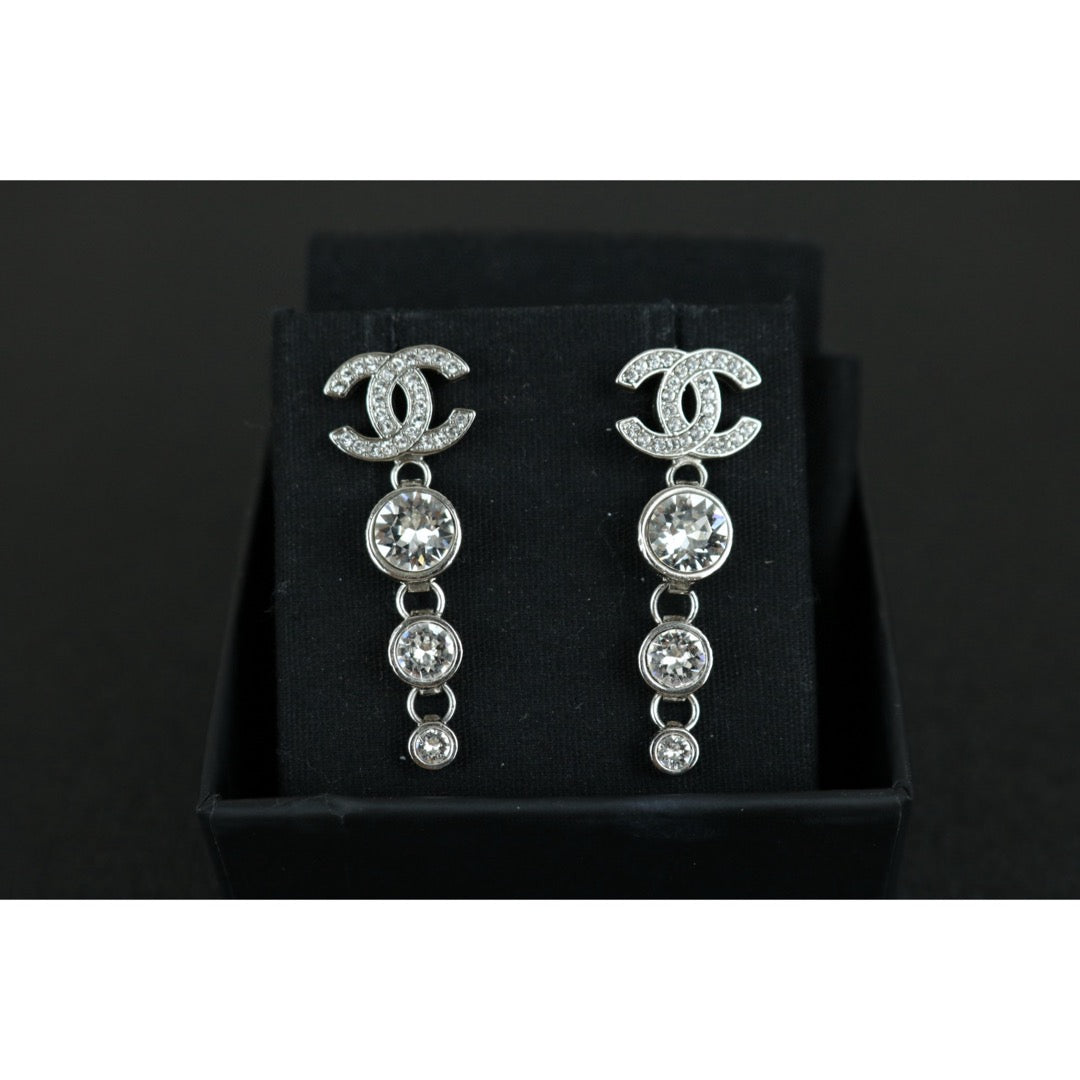 Excellent（Rank SA）｜ CHANEL Coco Mark Rhinestone Earrings Silver｜X25012303