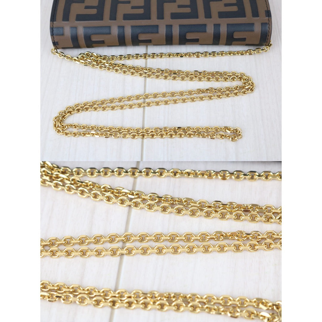 Include Entrupy Certificate of Authenticity｜Very Good ( Rank A)｜ FENDI Mamma Calf Leather Chain Bag  Gold Hardware ｜X26070606