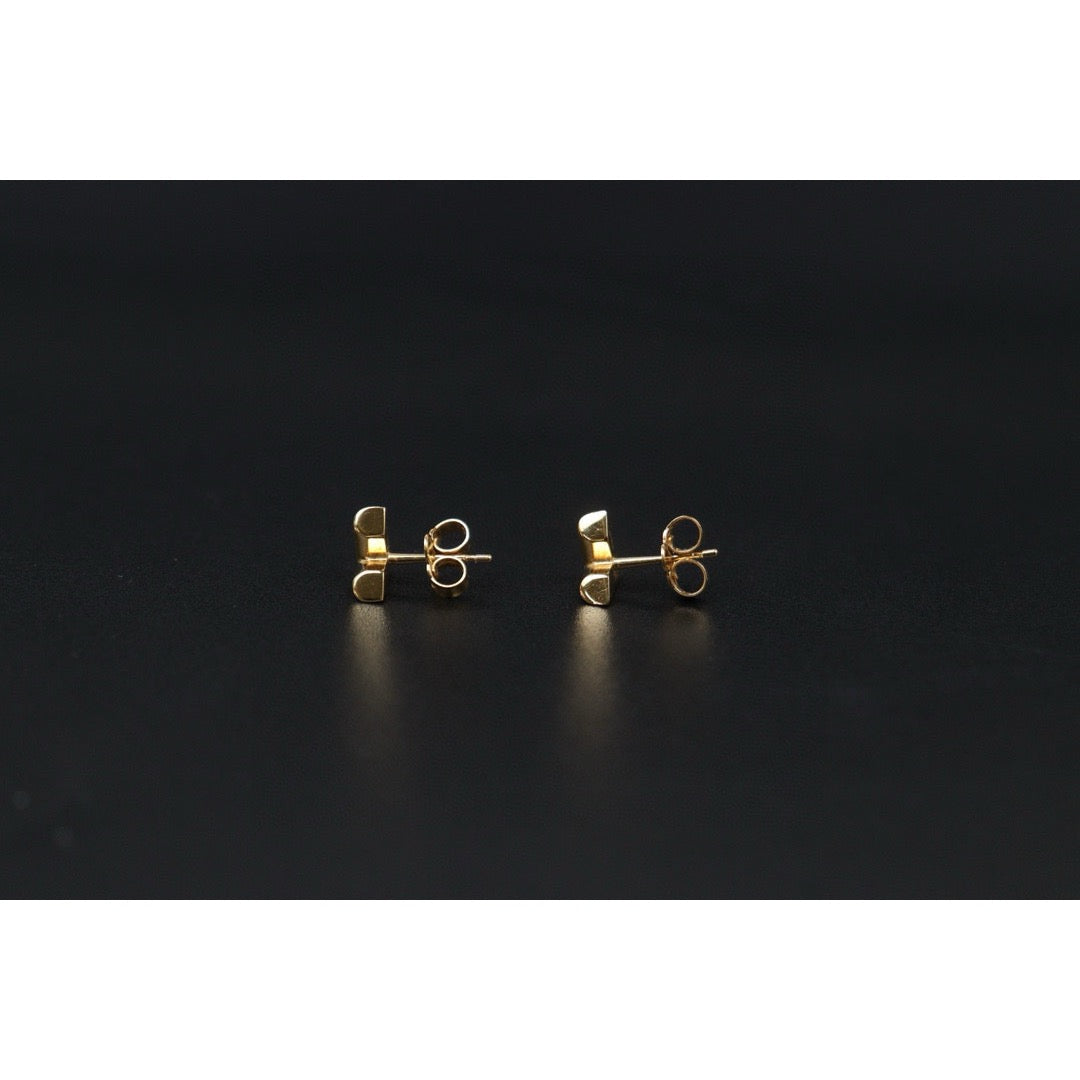 Very Good ( Rank A) ｜ LV Collier Essential V Earrings ｜24121918