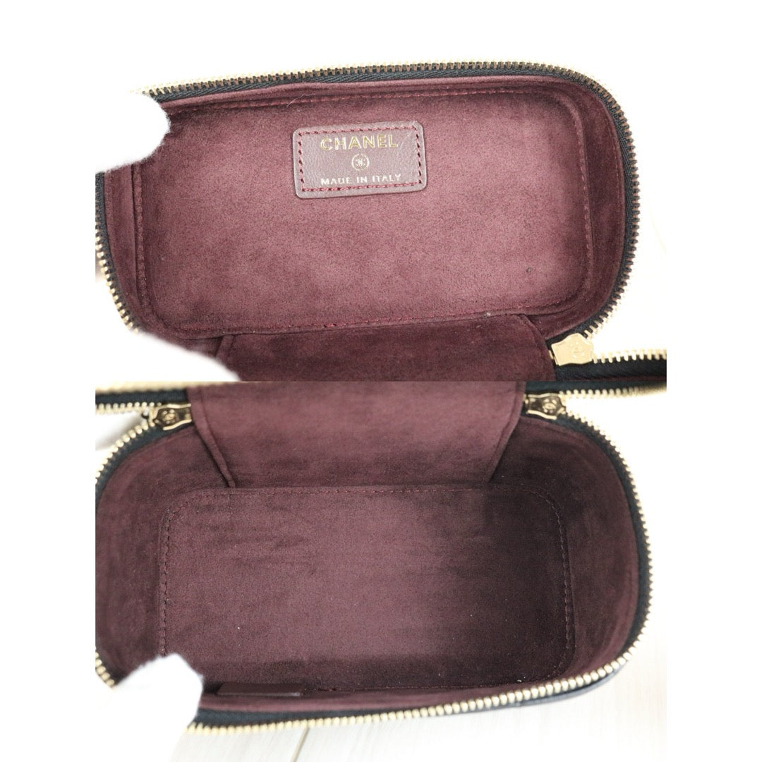 Very Good ( Rank A) ｜ CHANEL Lamb Skin Vanity  Made In 2017 Year ｜X25081814