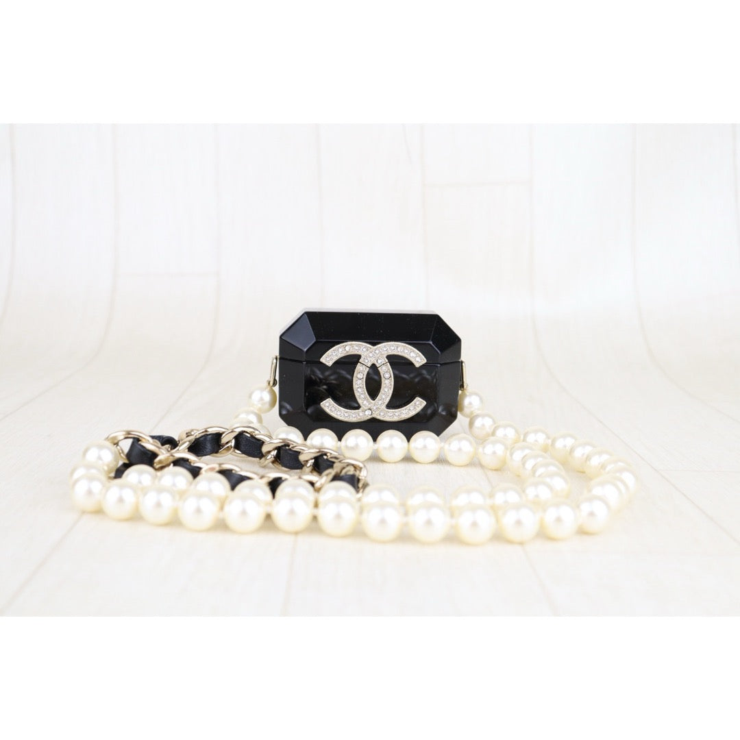 Very Good ( Rank A)｜ CHANEL Rhinestone Coco Mark Pearl Chain AirPods Pro Bag Made in 2021 year｜S25112001