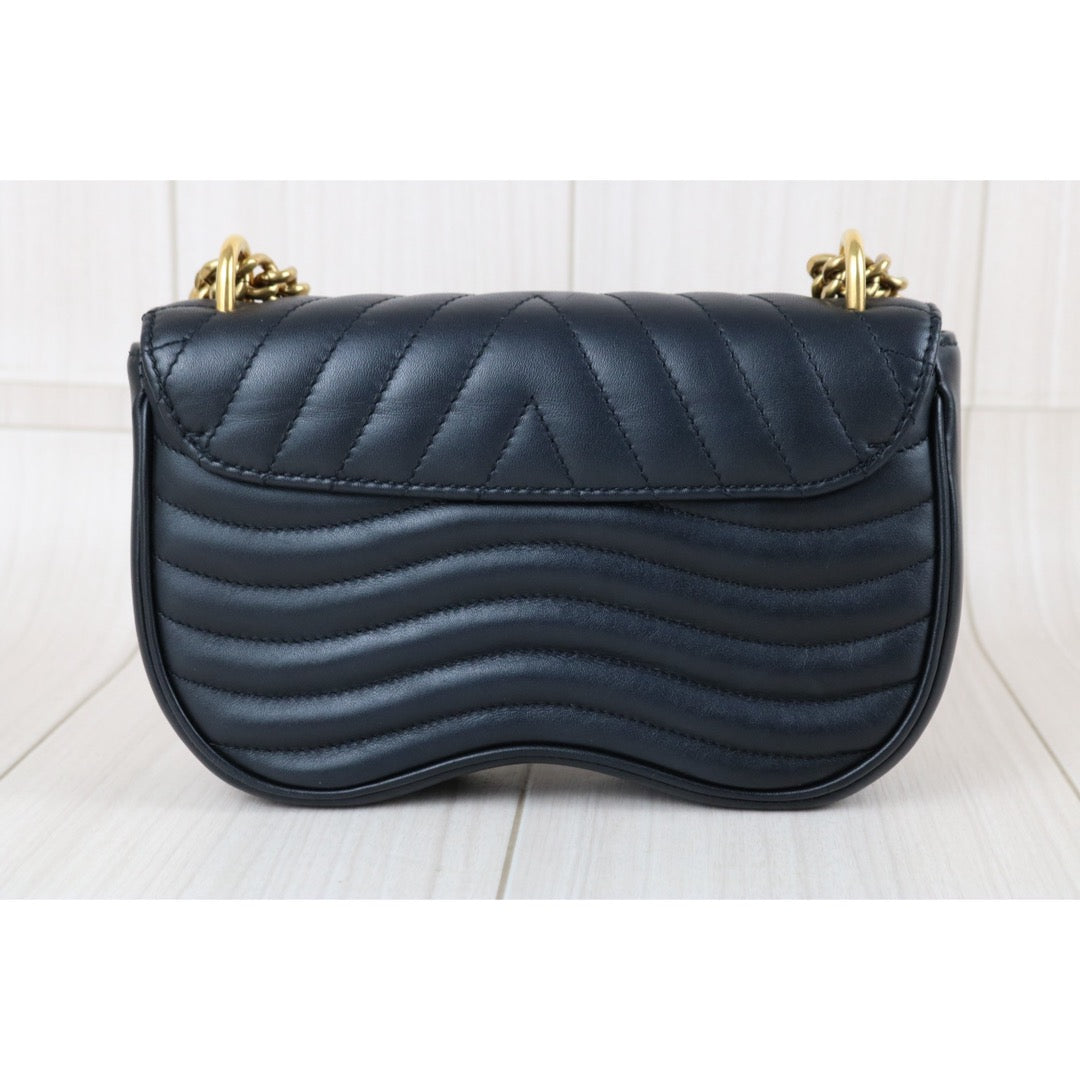 Include Entrupy Certificate of Authenticity｜Good ( Rank AB)｜ Louis Vuitton Calf Leather  New Wave Chain Shoulder Bag  Black｜Z26091613