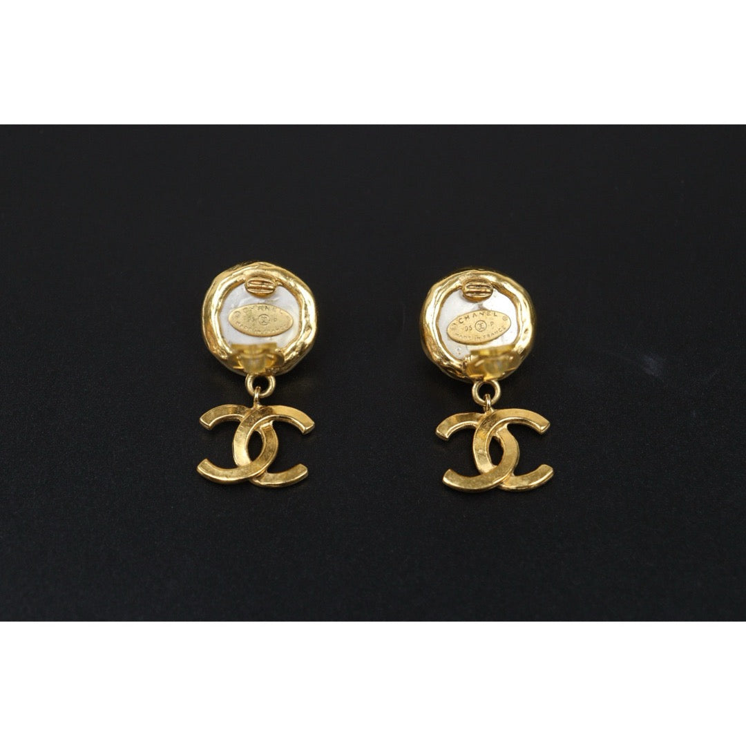 Very Good ( Rank A)｜CHANEL COCO Mark Pearl Earrings  Made In 1995Year ｜25072413