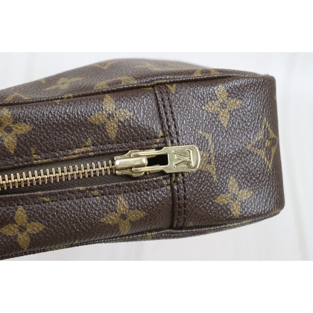 Include Entrupy Certificate of Authenticity｜Very Good ( Rank A) ｜ Louis Vuitton Truth Toilet 23 Monogram Makeup Pouch｜26102301