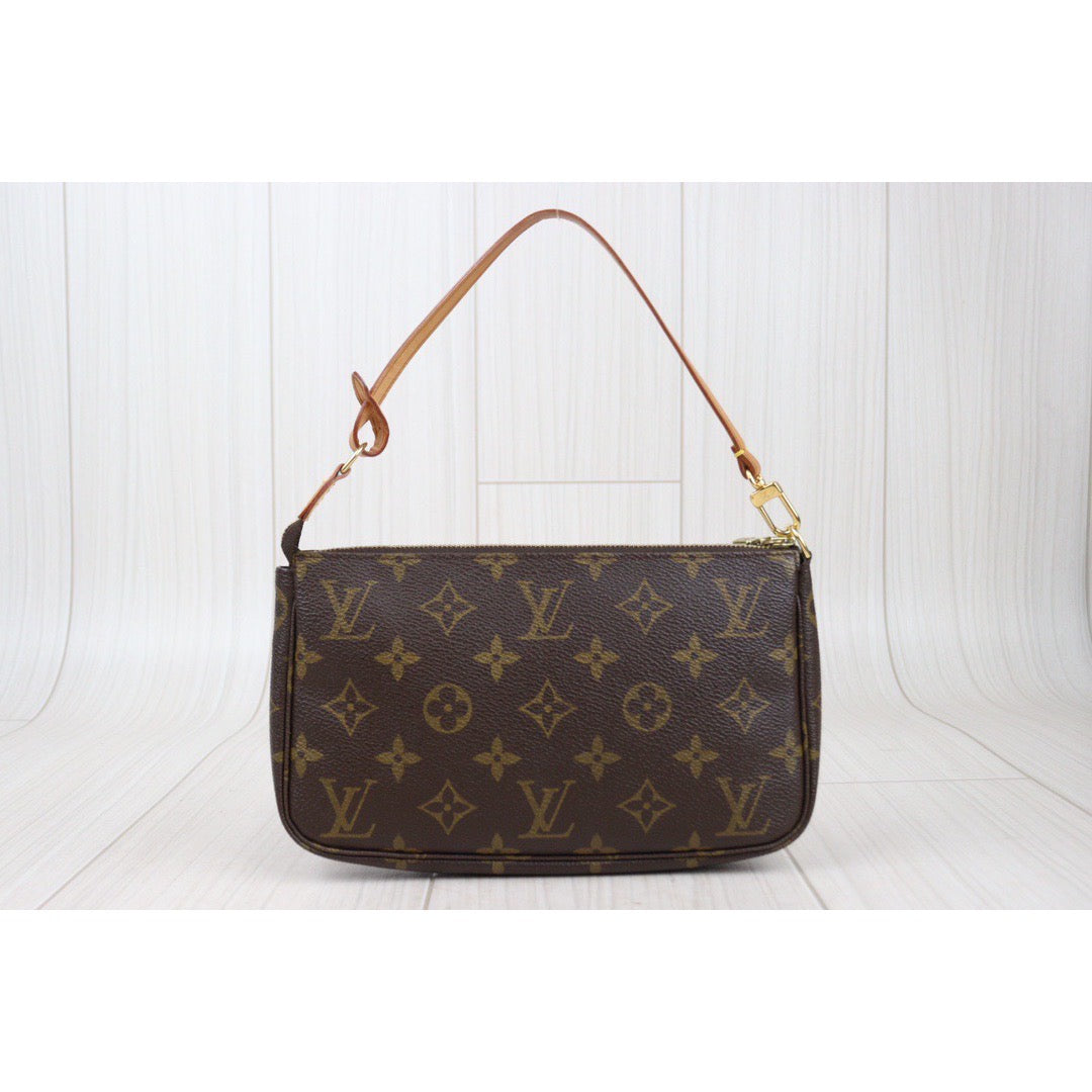 Rank AB ｜ LV Monogram Pochette Accessoires ｜V23122124